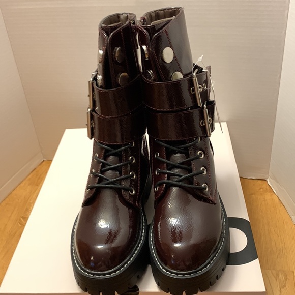 So buckle boot - Picture 2 of 9